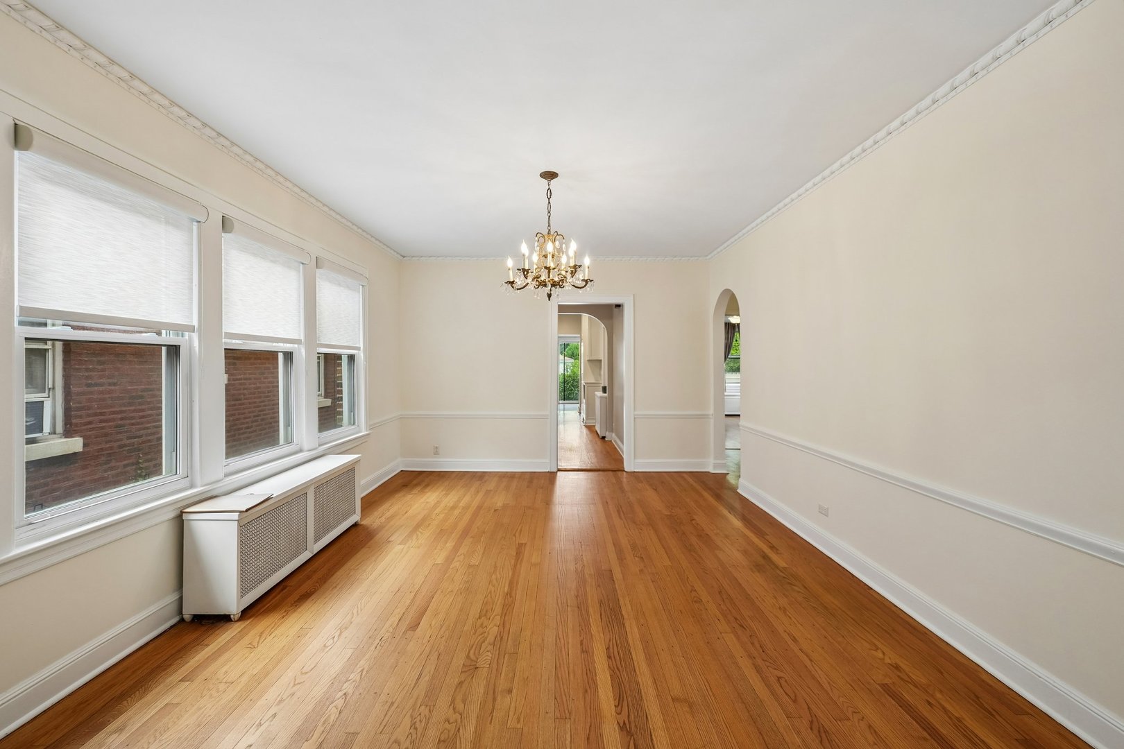 6638 N Trumbull Avenue Property Photo 10