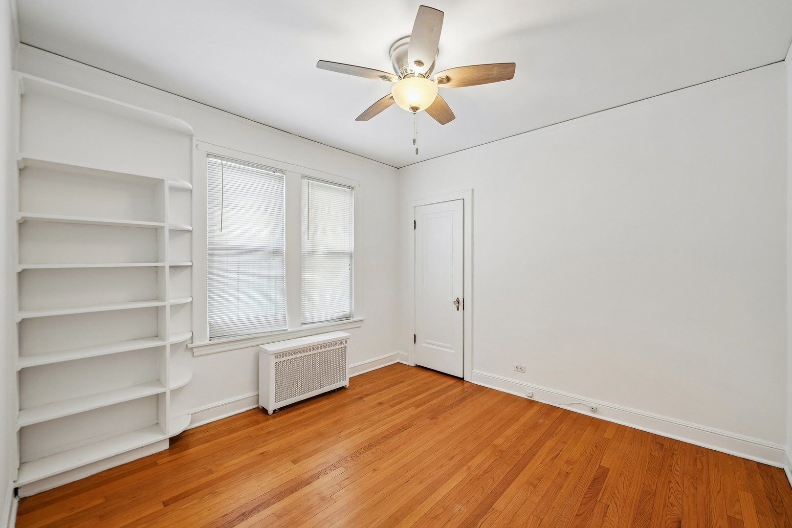 6638 N Trumbull Avenue Property Photo 11
