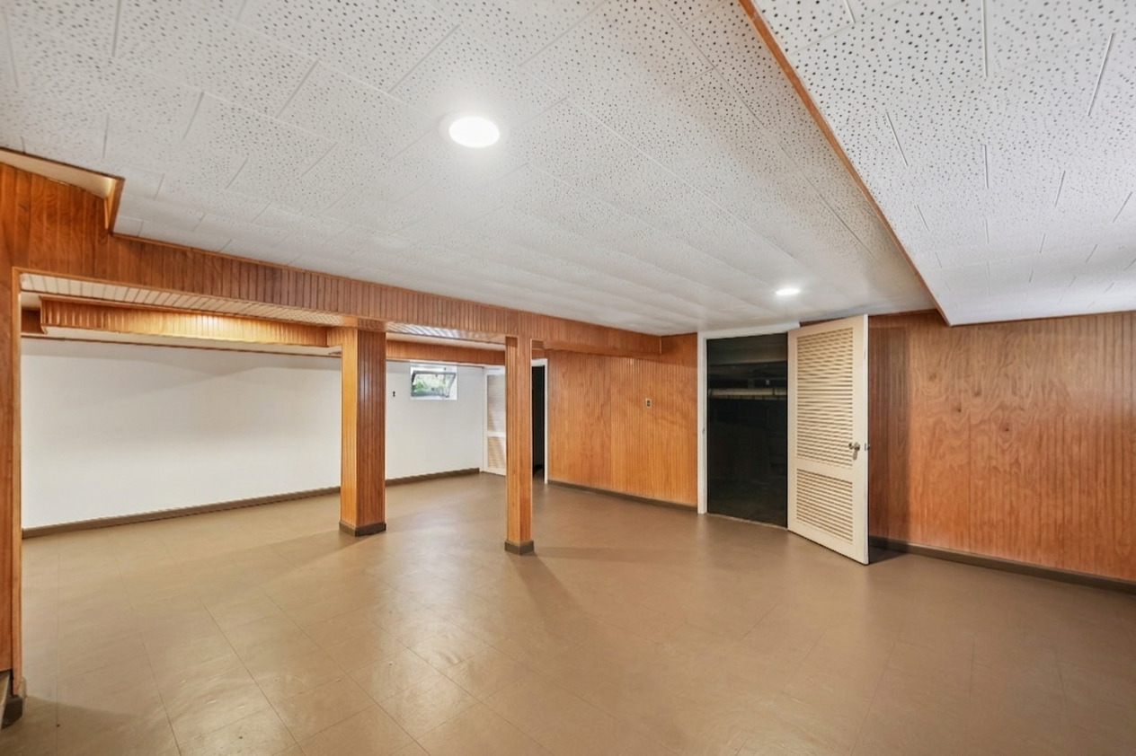 6638 N Trumbull Avenue Property Photo 19