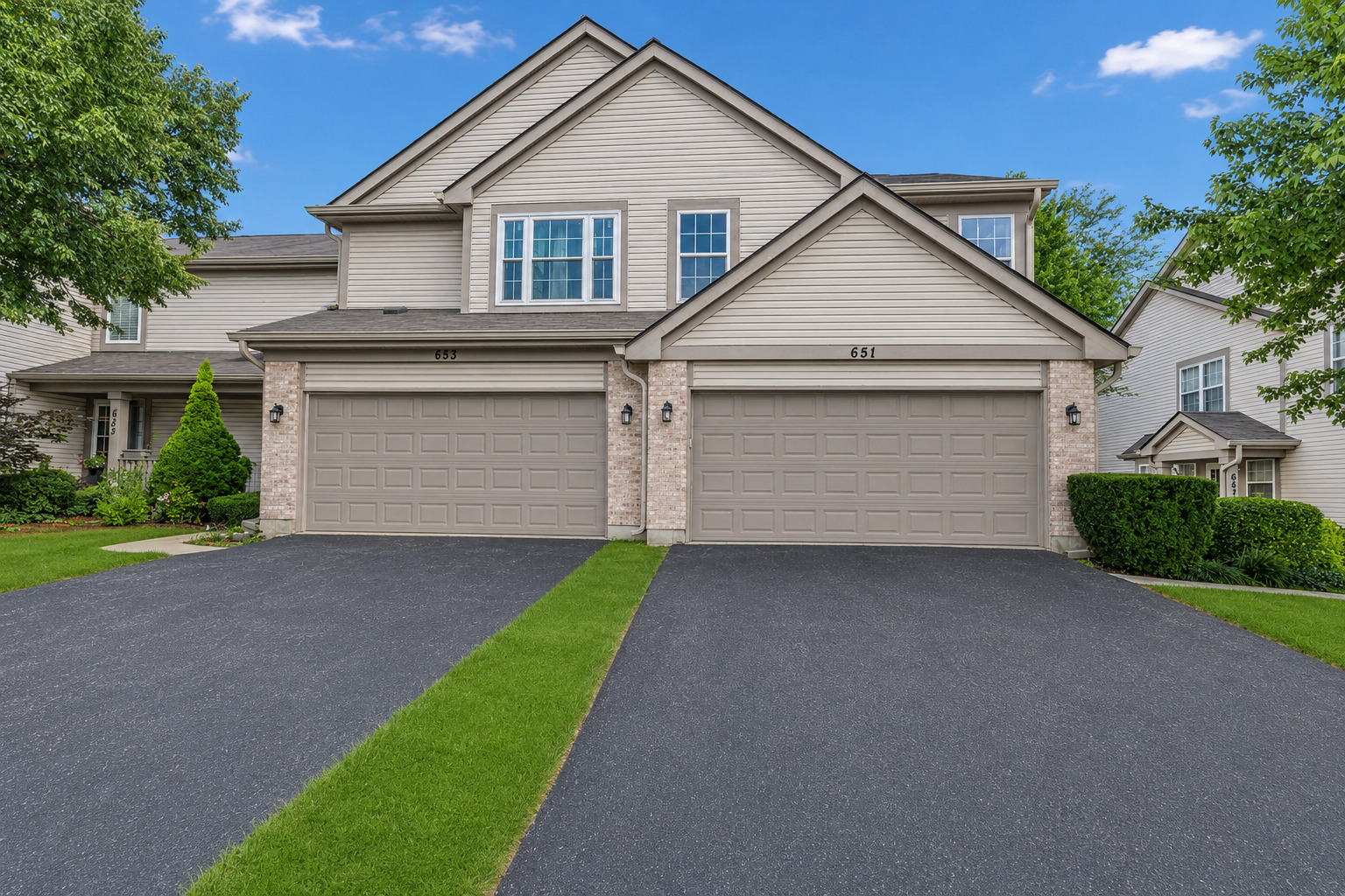 651 Lancaster Circle Property Photo 1