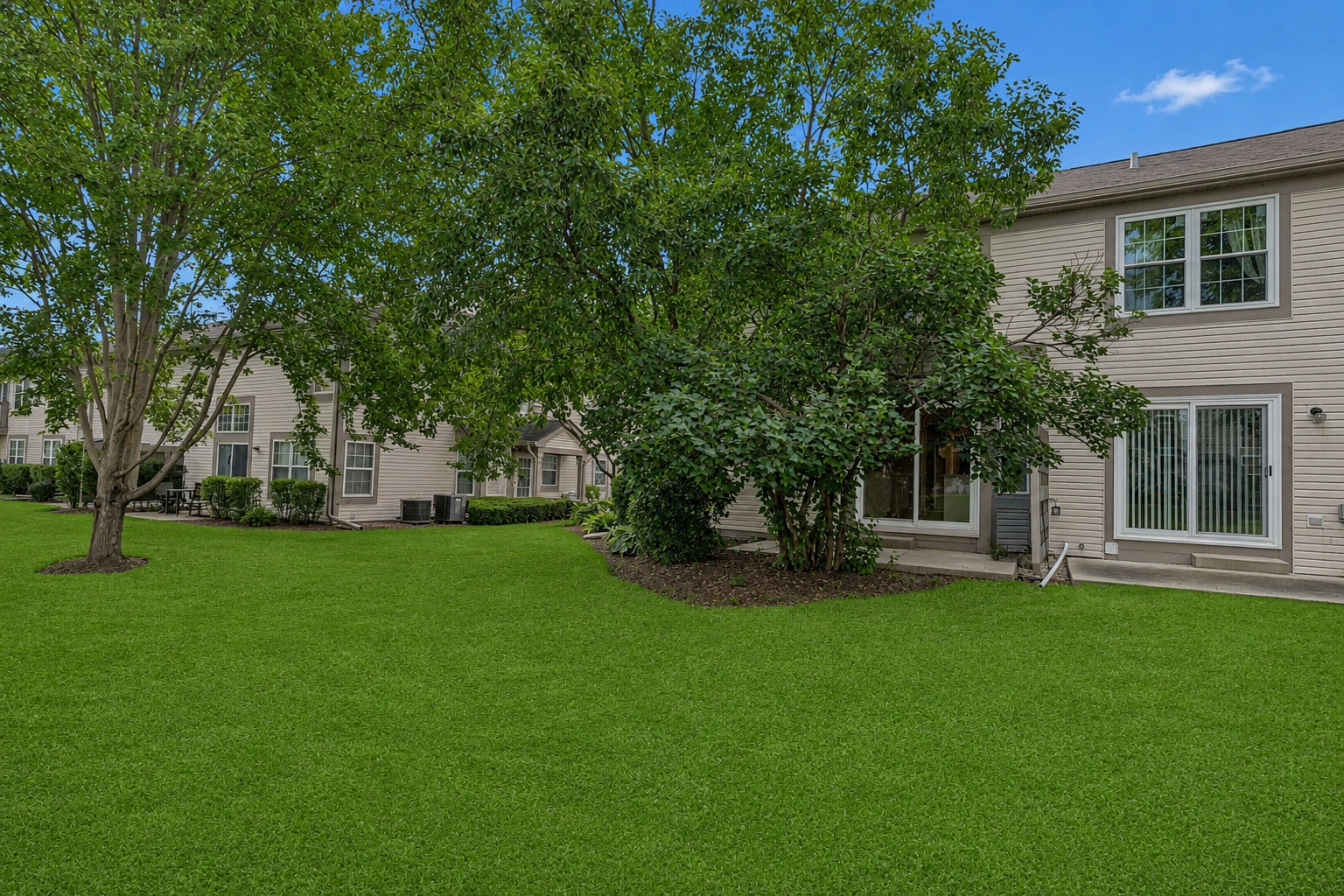 651 Lancaster Circle Property Photo 4