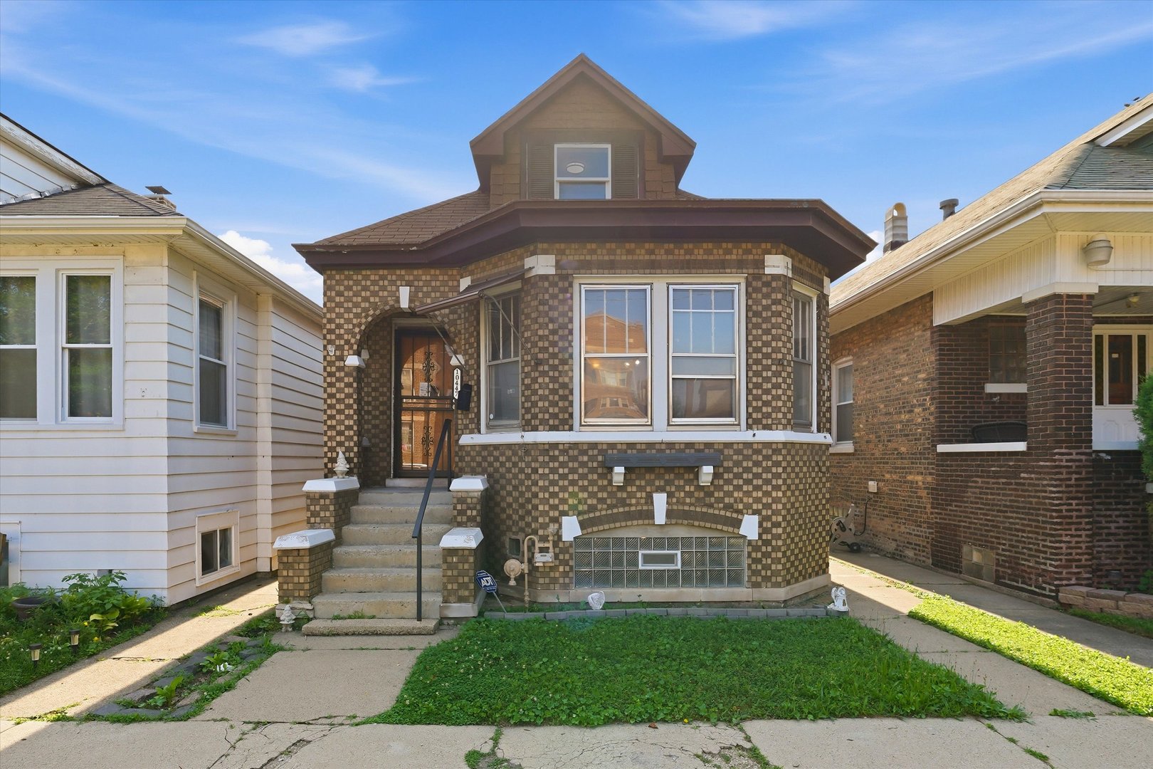 10447 S AVENUE G Property Photo 1