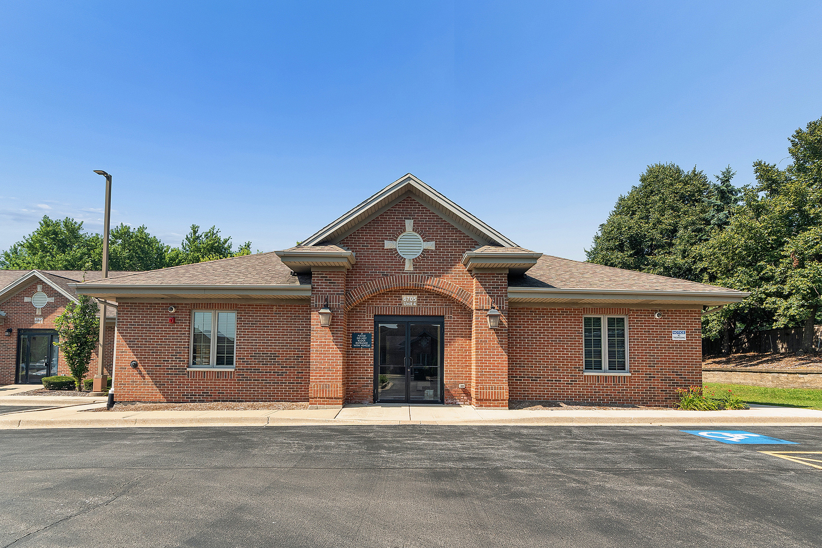 6705 Kingery Highway Property Photo 3