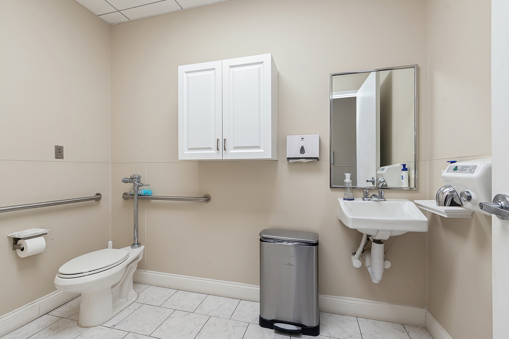 6705 Kingery Highway Property Photo 16