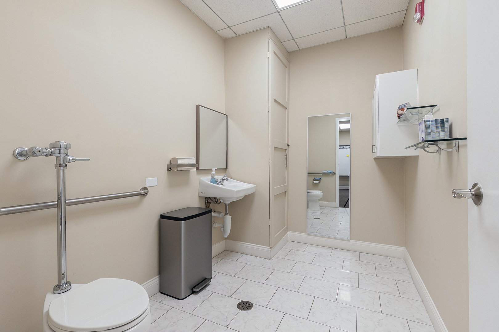6705 Kingery Highway Property Photo 18