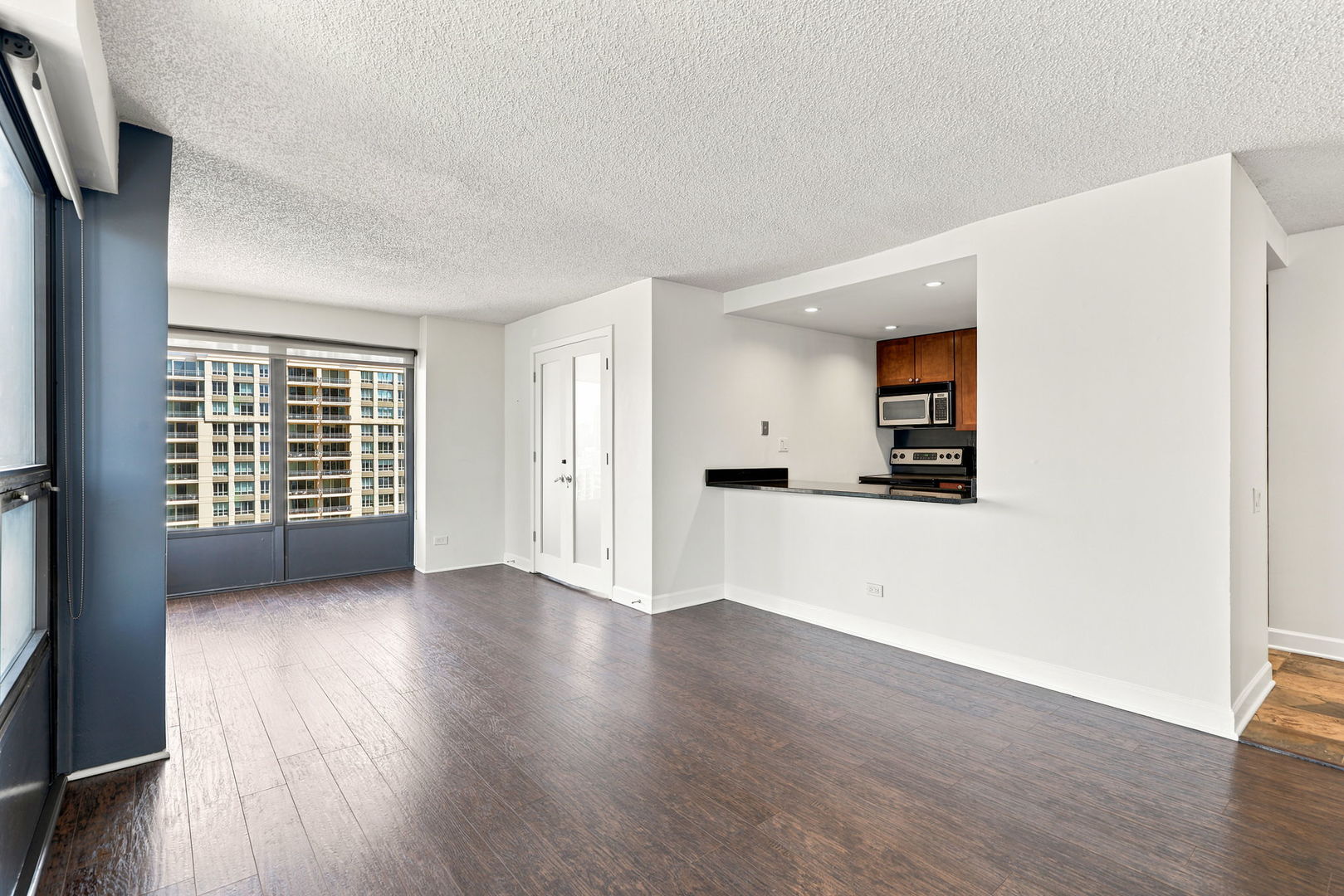 30 E Huron Street 2007 Property Photo 3