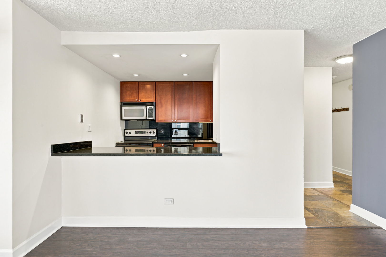 30 E Huron Street 2007 Property Photo 8