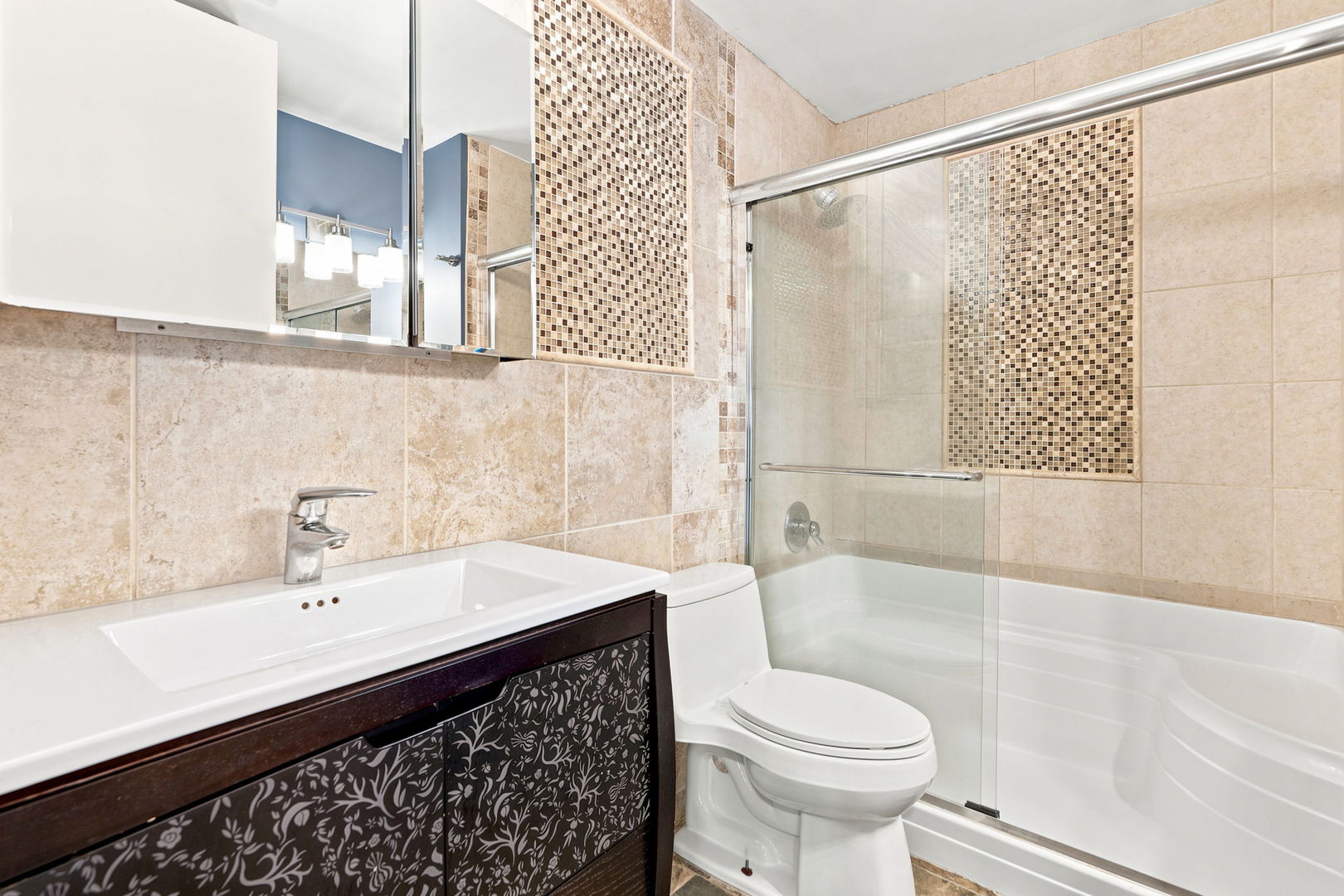 30 E Huron Street 2007 Property Photo 11