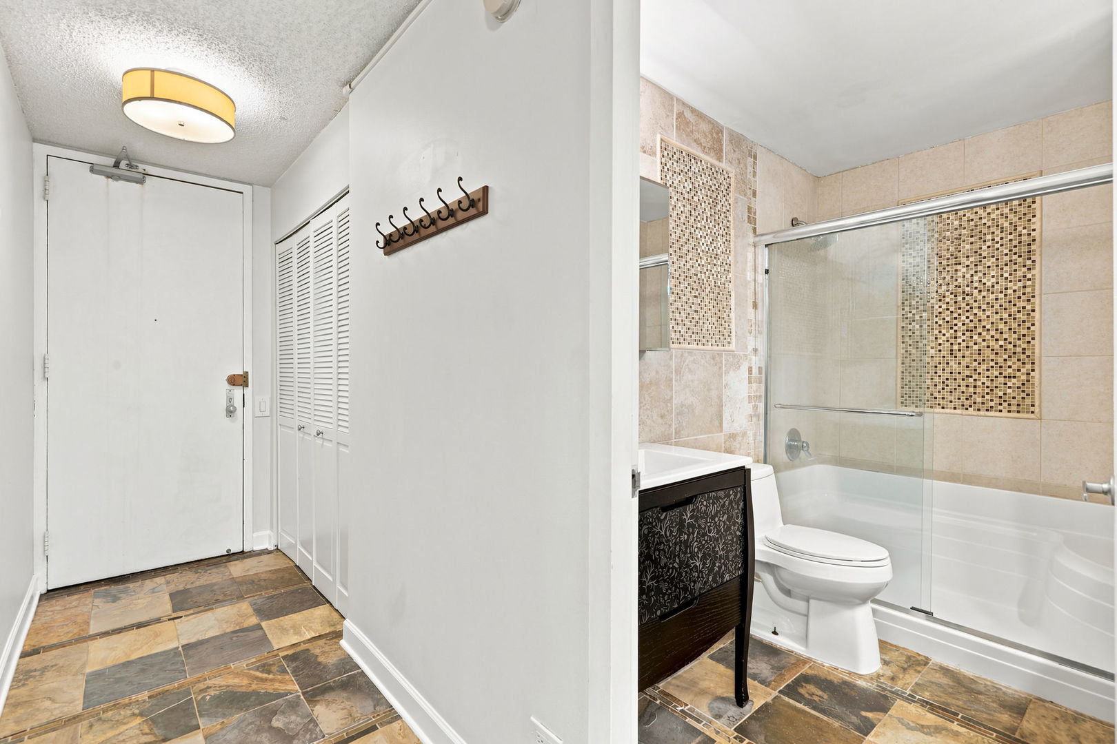 30 E Huron Street 2007 Property Photo 14