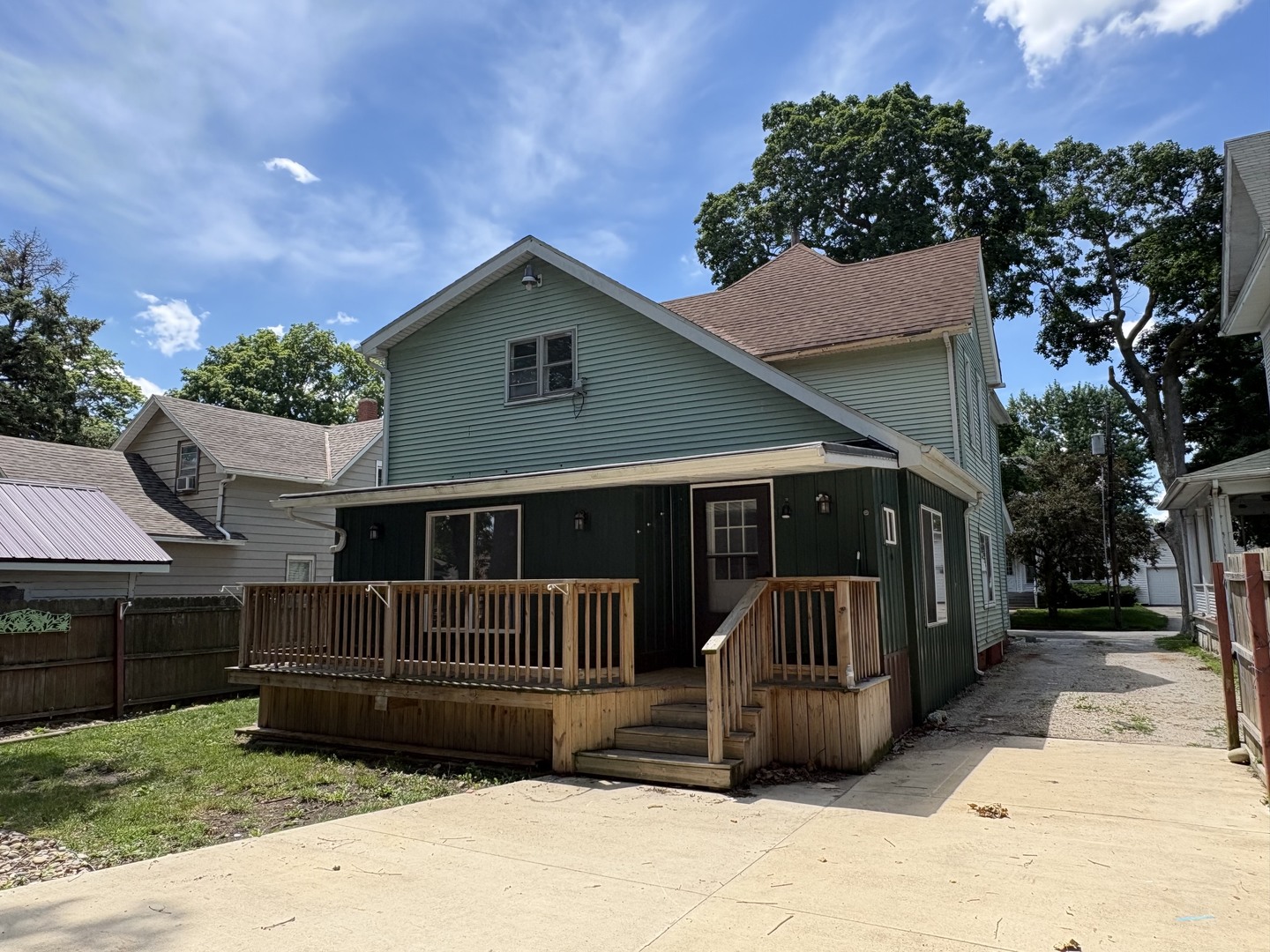 804 N Jackson Street Property Photo 3