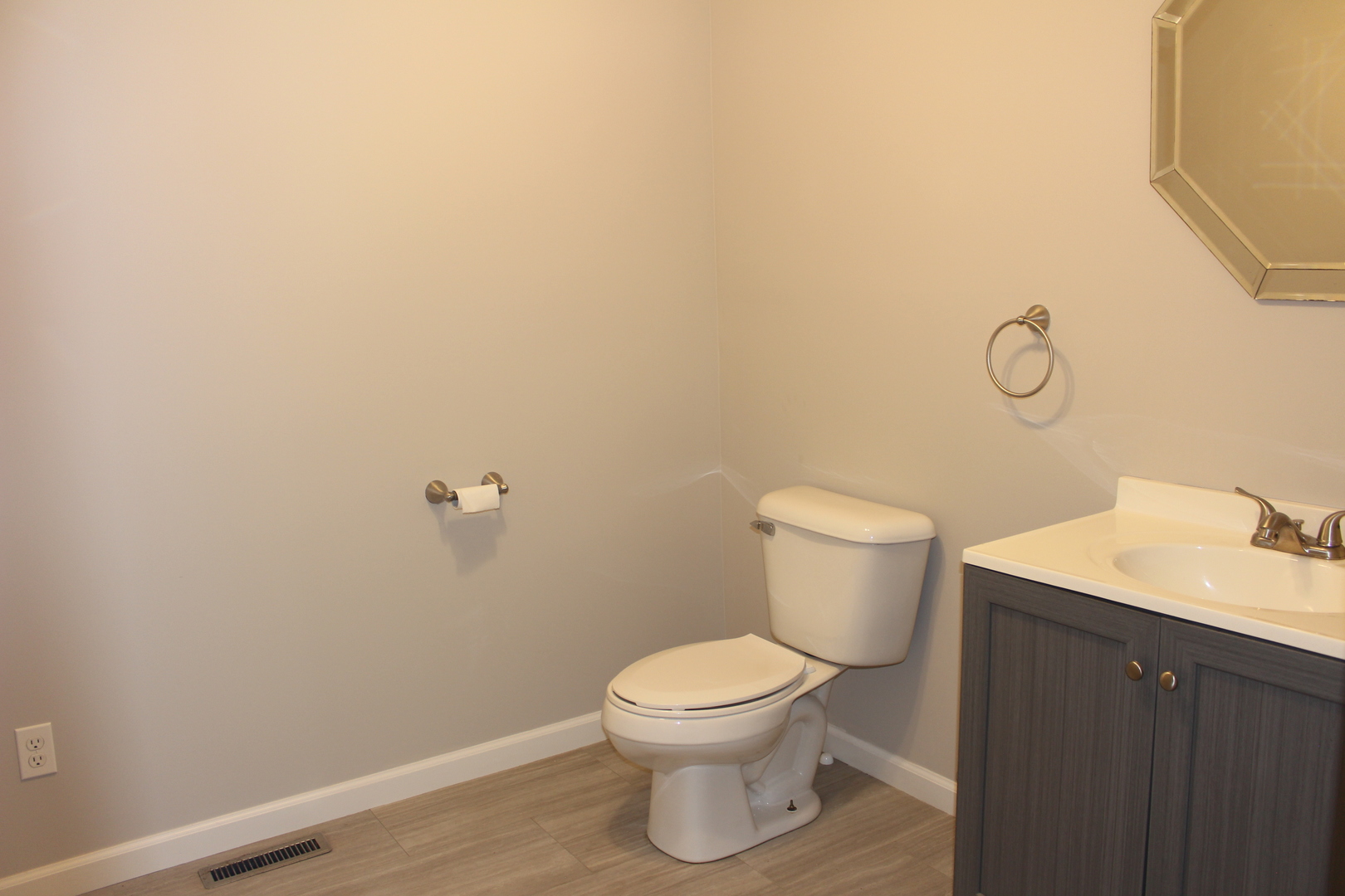 804 N Jackson Street Property Photo 18