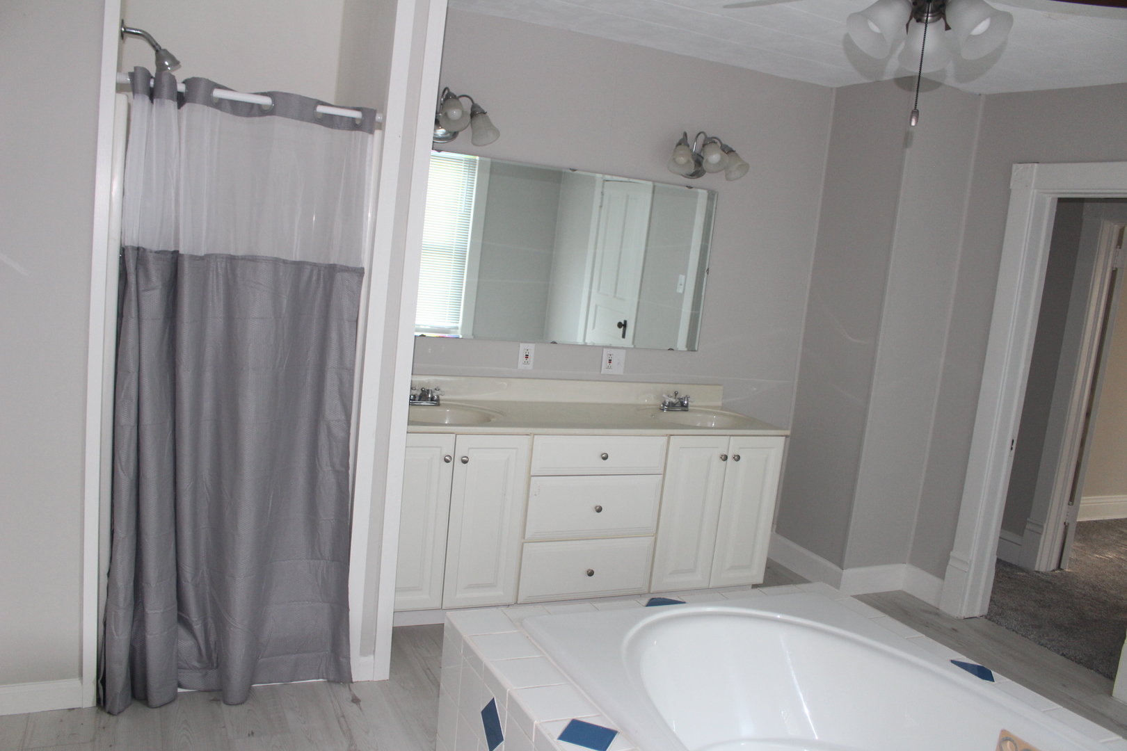 804 N Jackson Street Property Photo 34