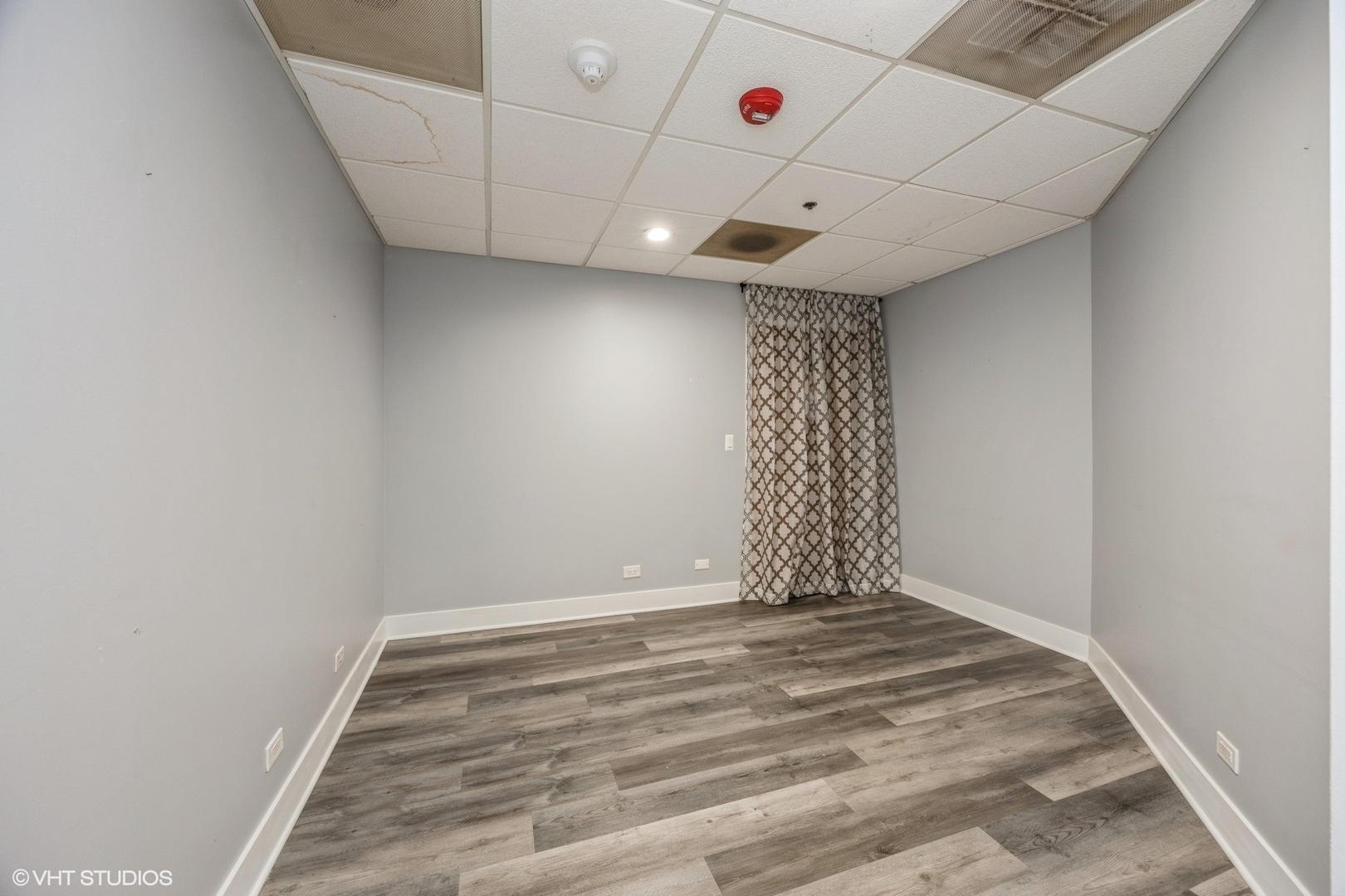 10439 W Cermak Road Property Photo 17