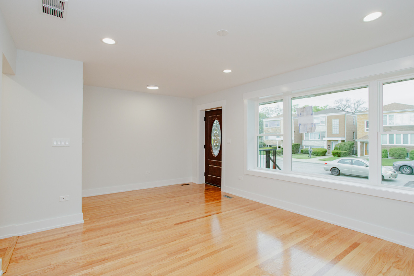 5509 N Central Avenue Property Photo 3