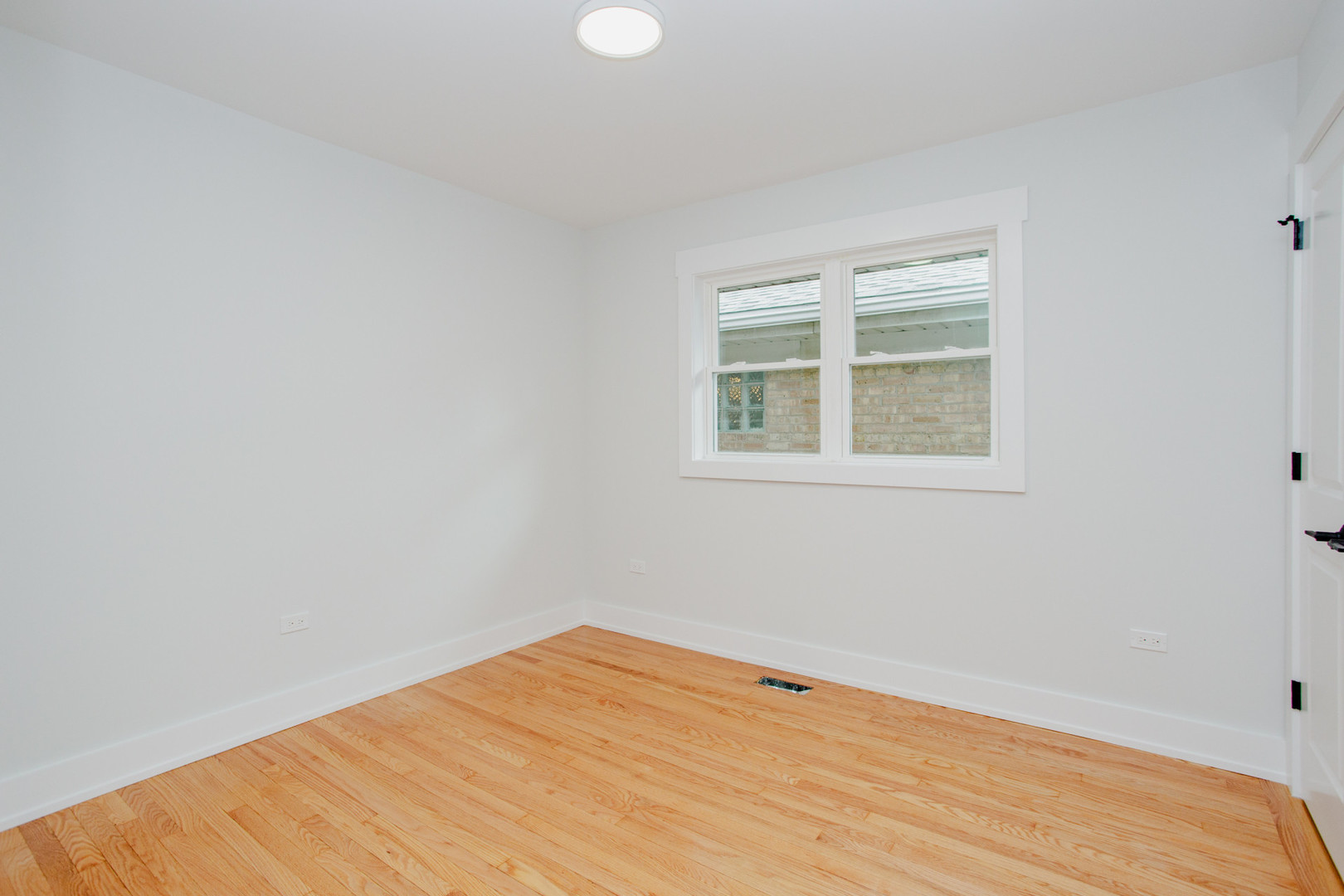 5509 N Central Avenue Property Photo 7