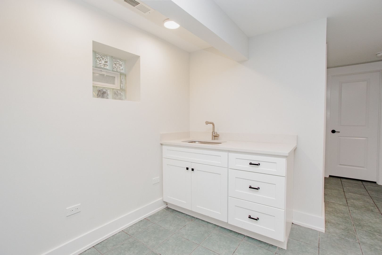 5509 N Central Avenue Property Photo 14