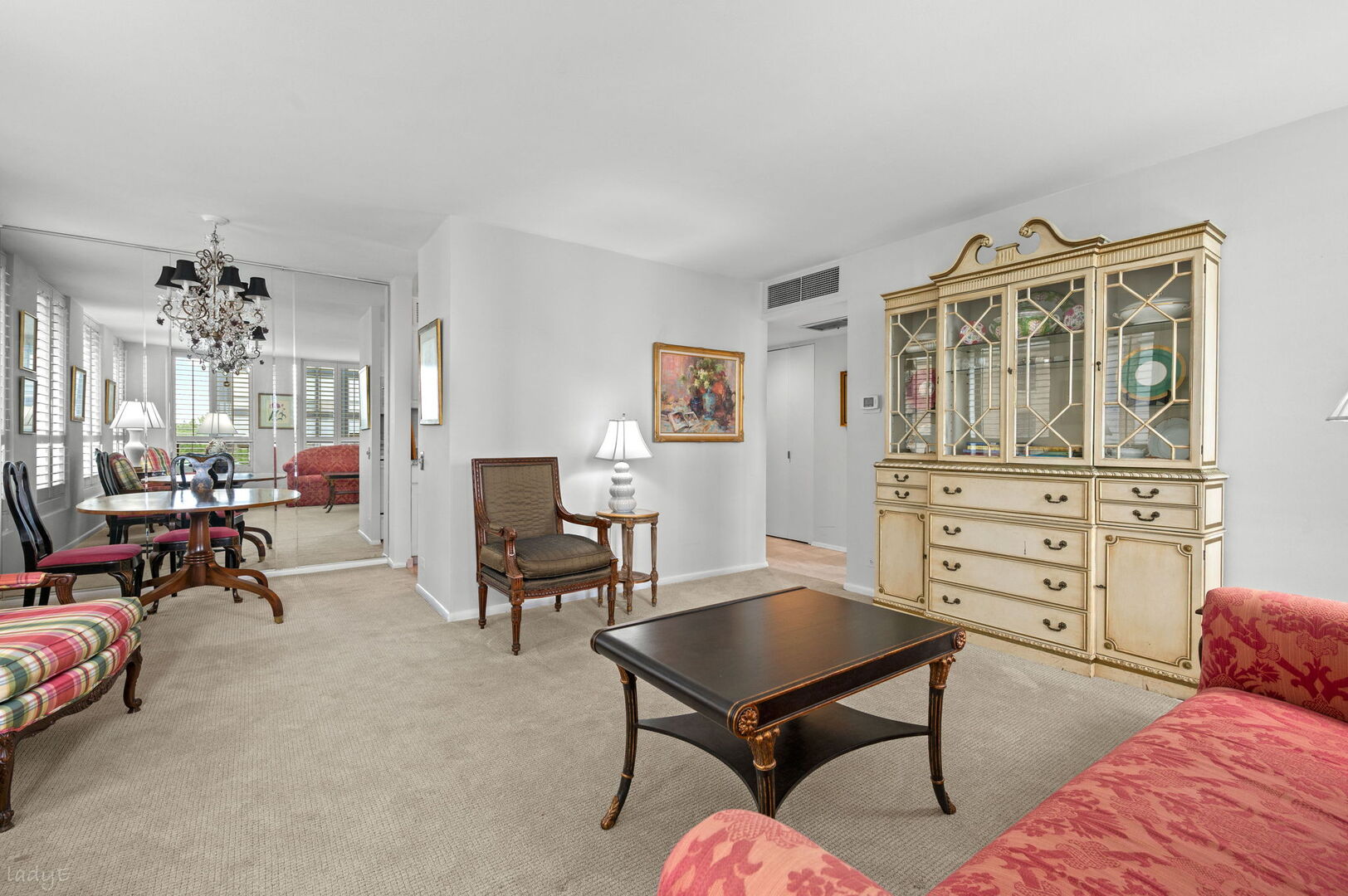 260 E Chestnut Street 512 Property Photo 5