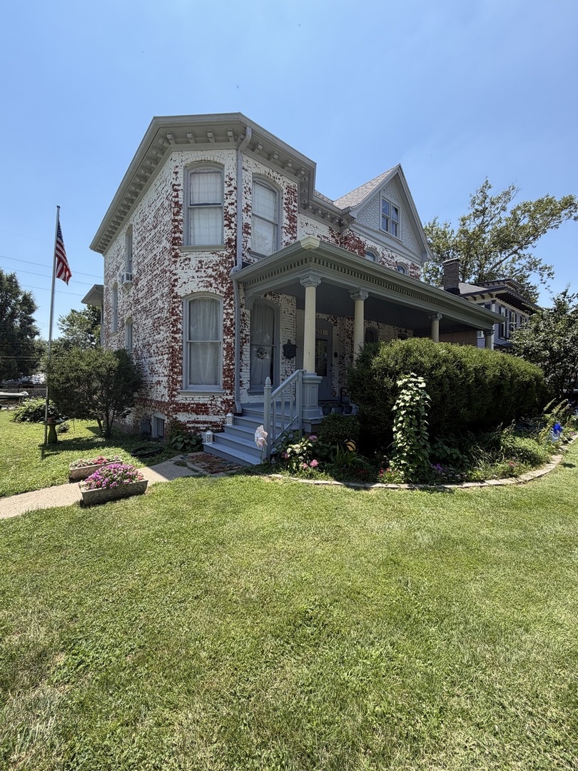 451 W Macon Street Property Photo 1