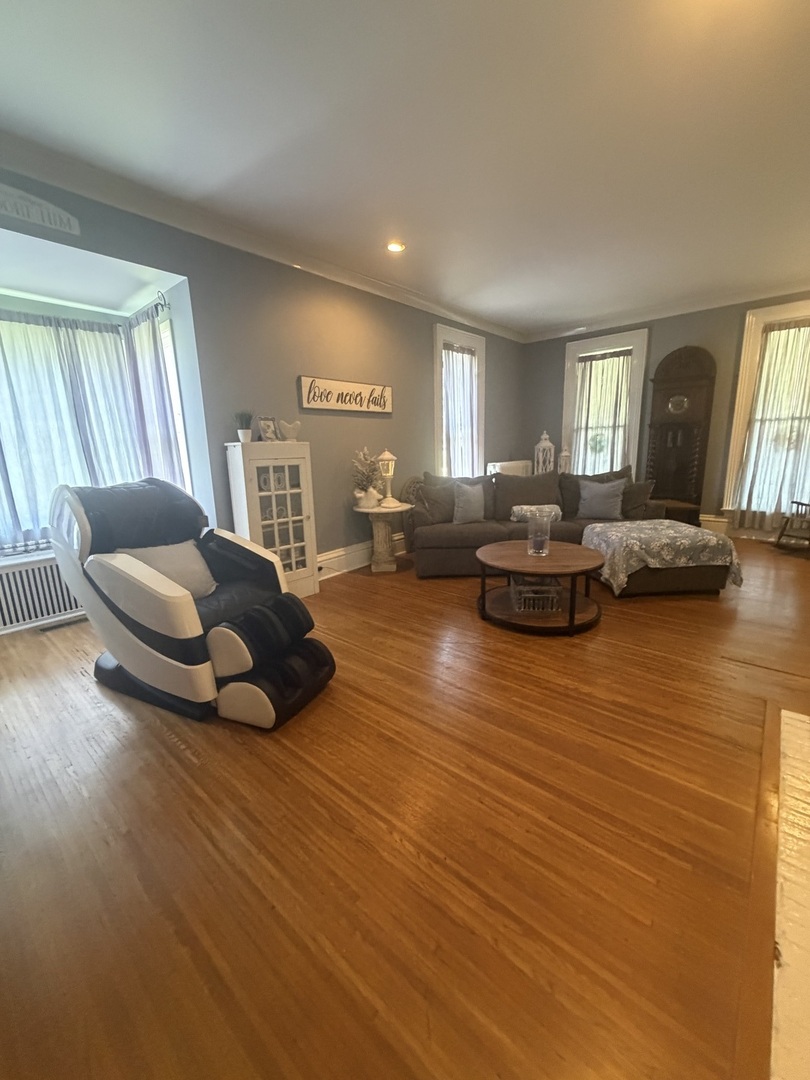 451 W Macon Street Property Photo 7