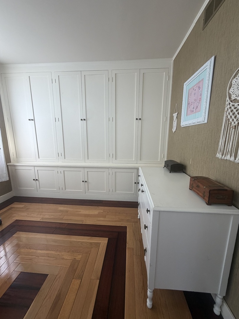 451 W Macon Street Property Photo 14
