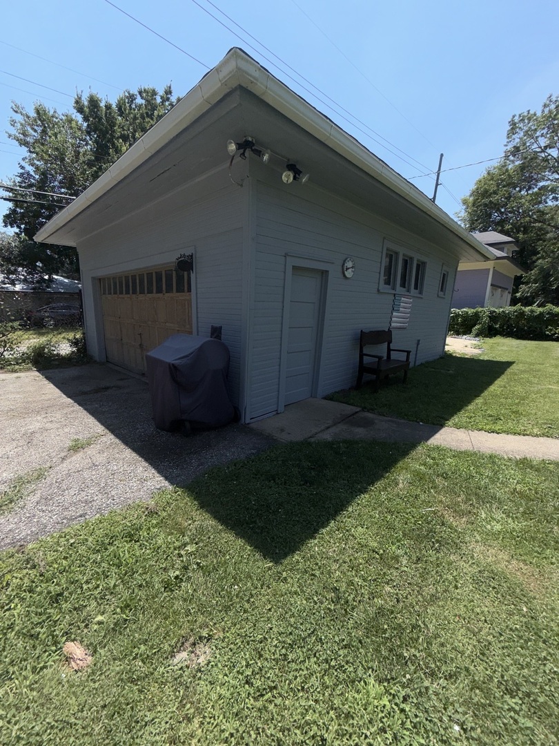 451 W Macon Street Property Photo 40