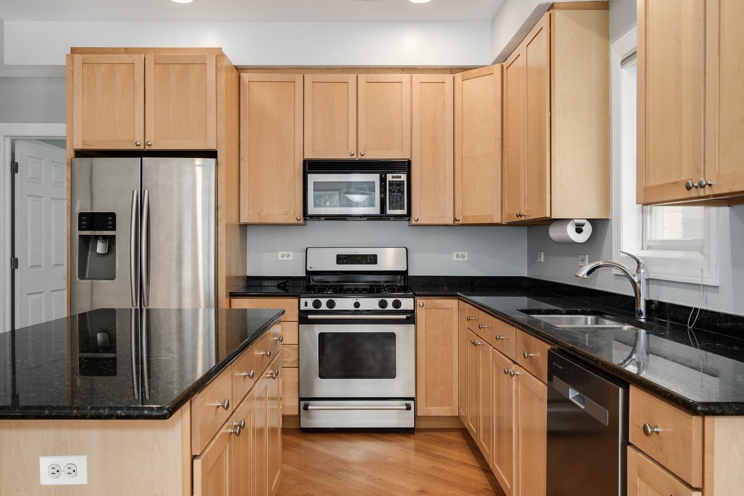 3759 N Ashland Avenue 2 Property Photo 8
