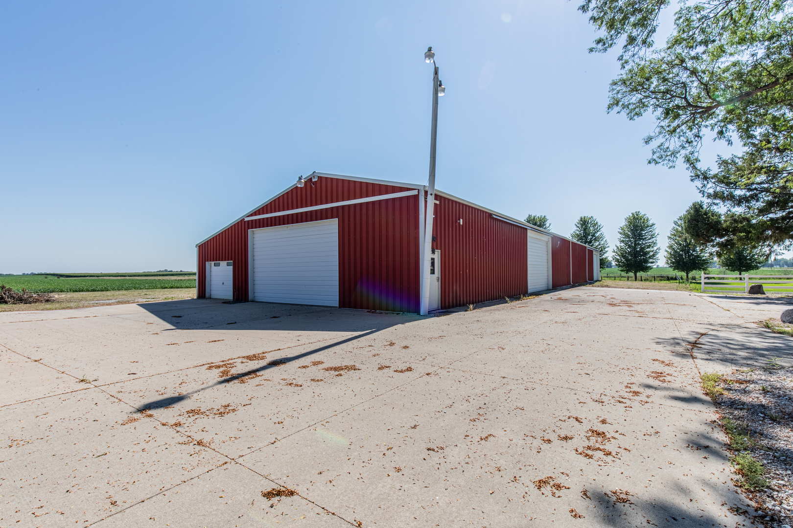 752 E Ill St 34 Highway Property Photo 26