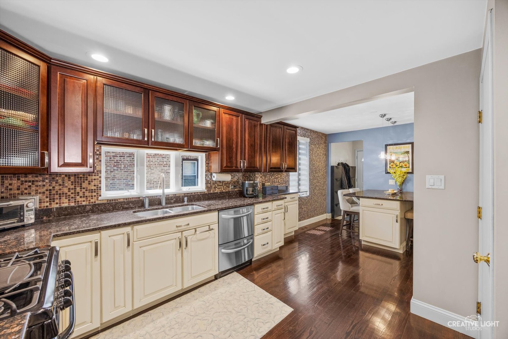 4438 N Nagle Avenue Property Photo 15