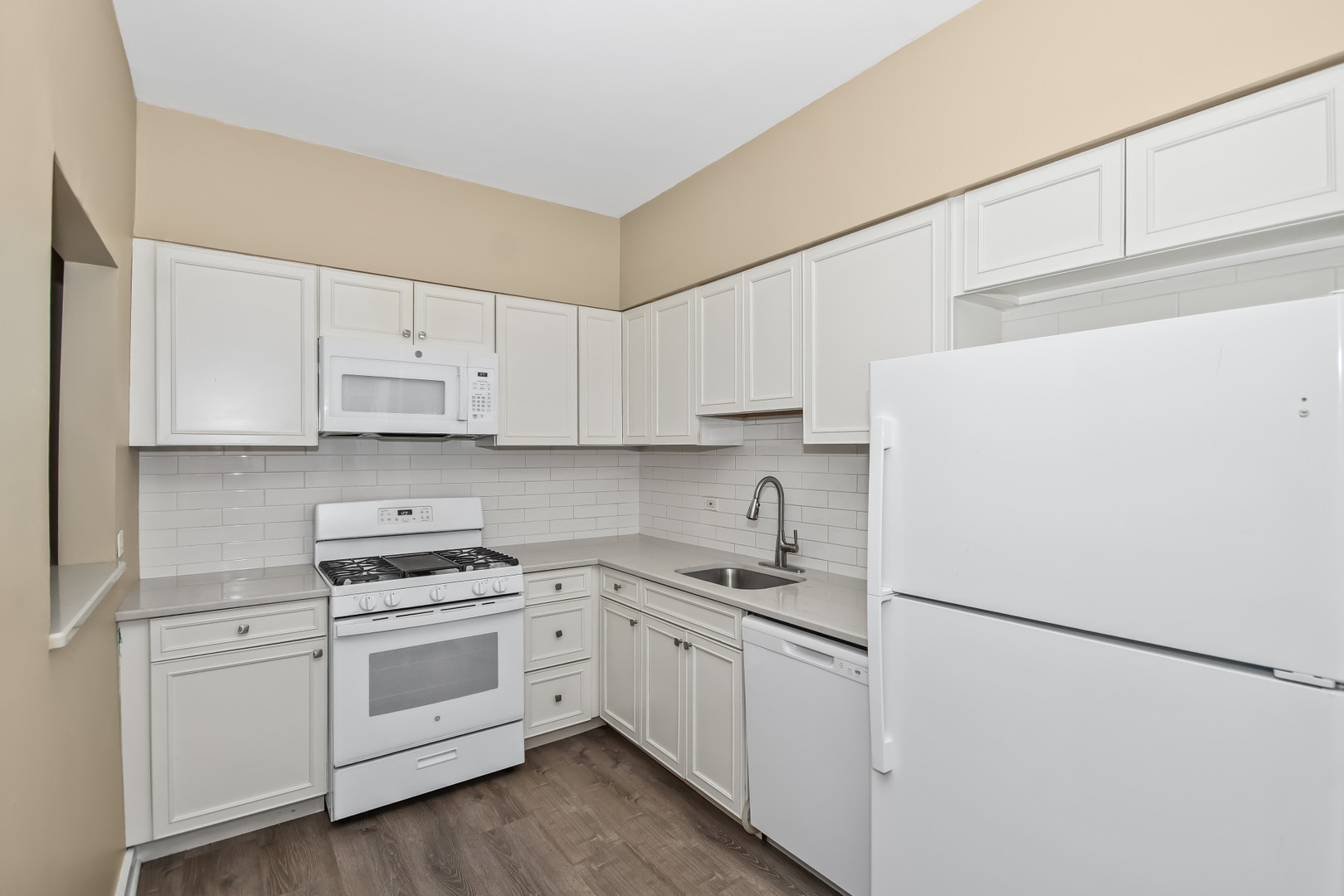 1509 E 69th Place Property Photo 8