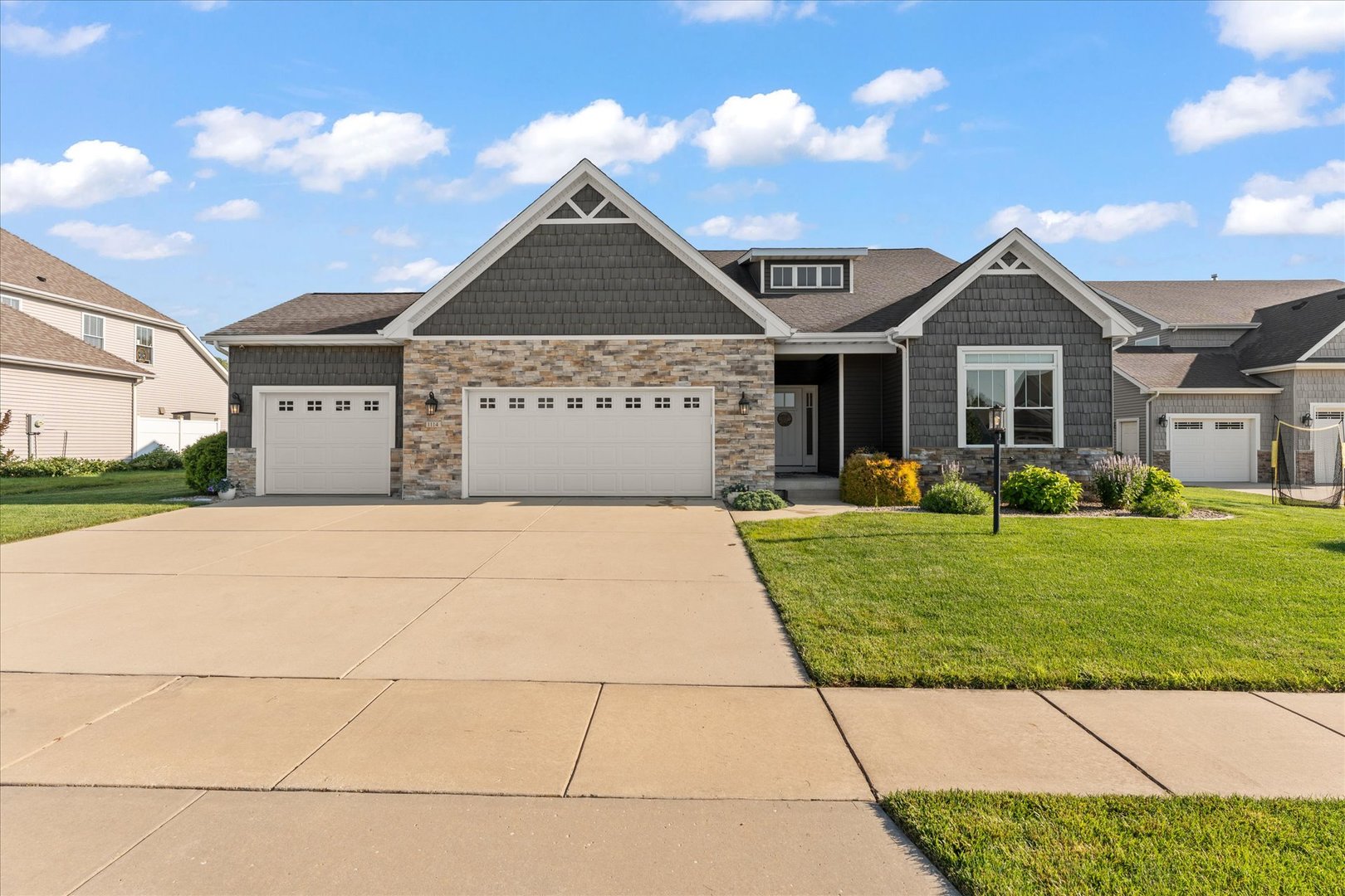 1114 Ashford Court Property Photo 1