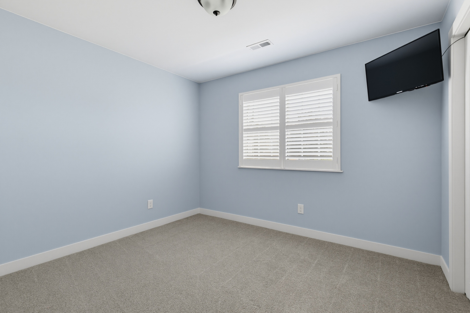 340 E Franklin Street 104 Property Photo 23