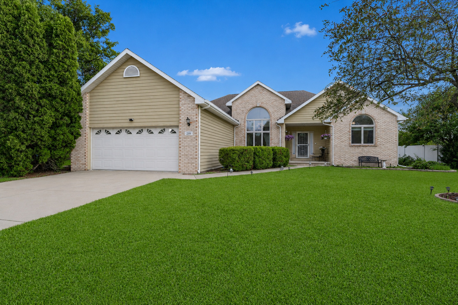 219 Greenbriar Lane Property Photo 1