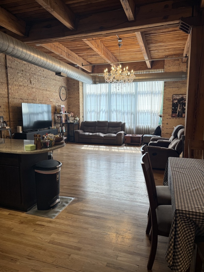 1017 W Washington Boulevard 2e Property Photo 2