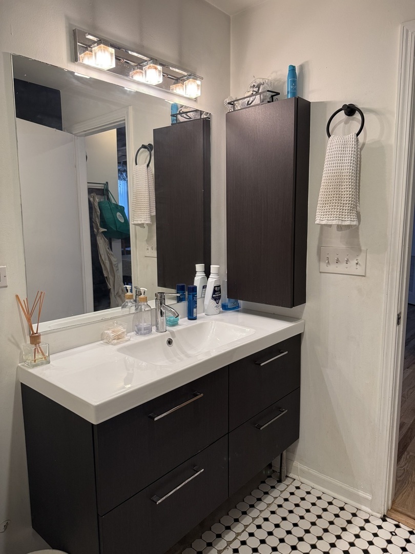 1017 W Washington Boulevard 2e Property Photo 8