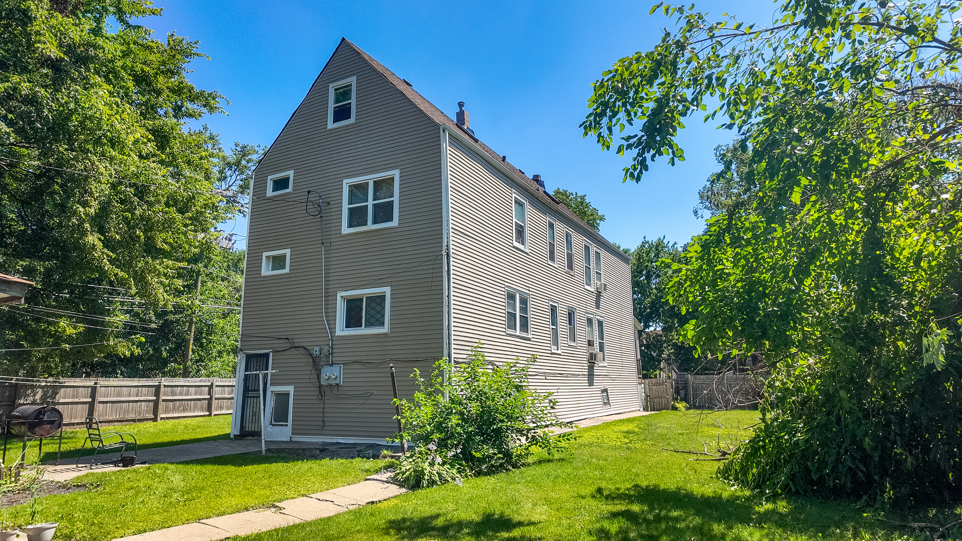 6318 S Wolcott Avenue Property Photo 6