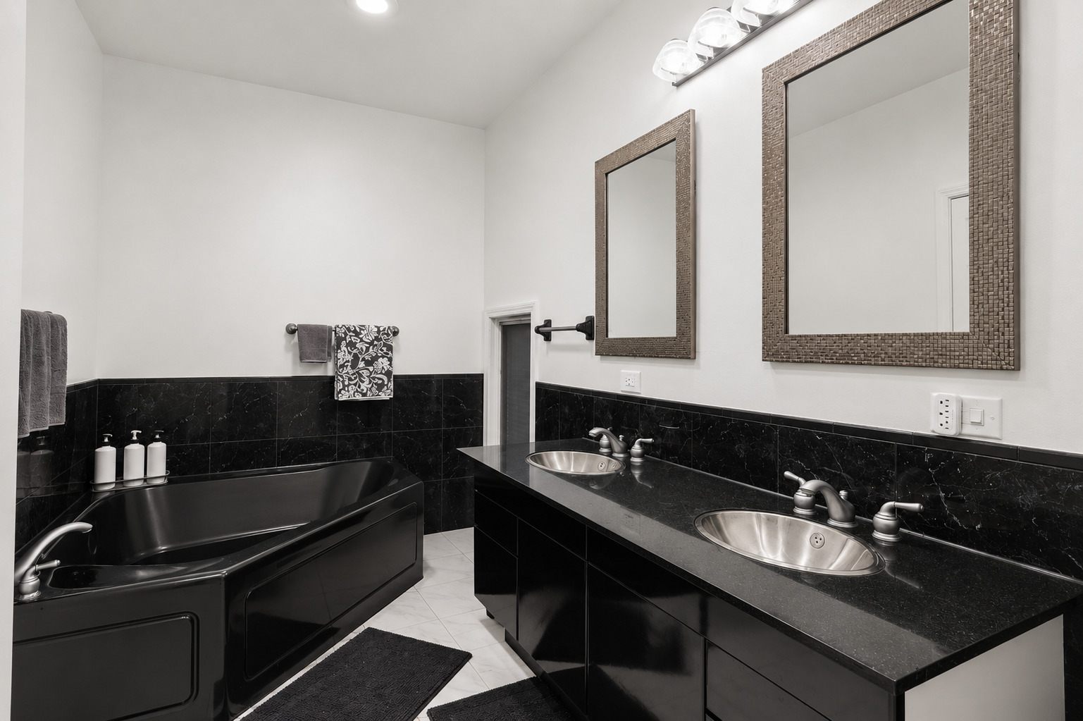 14 Pentwater Drive Property Photo 18