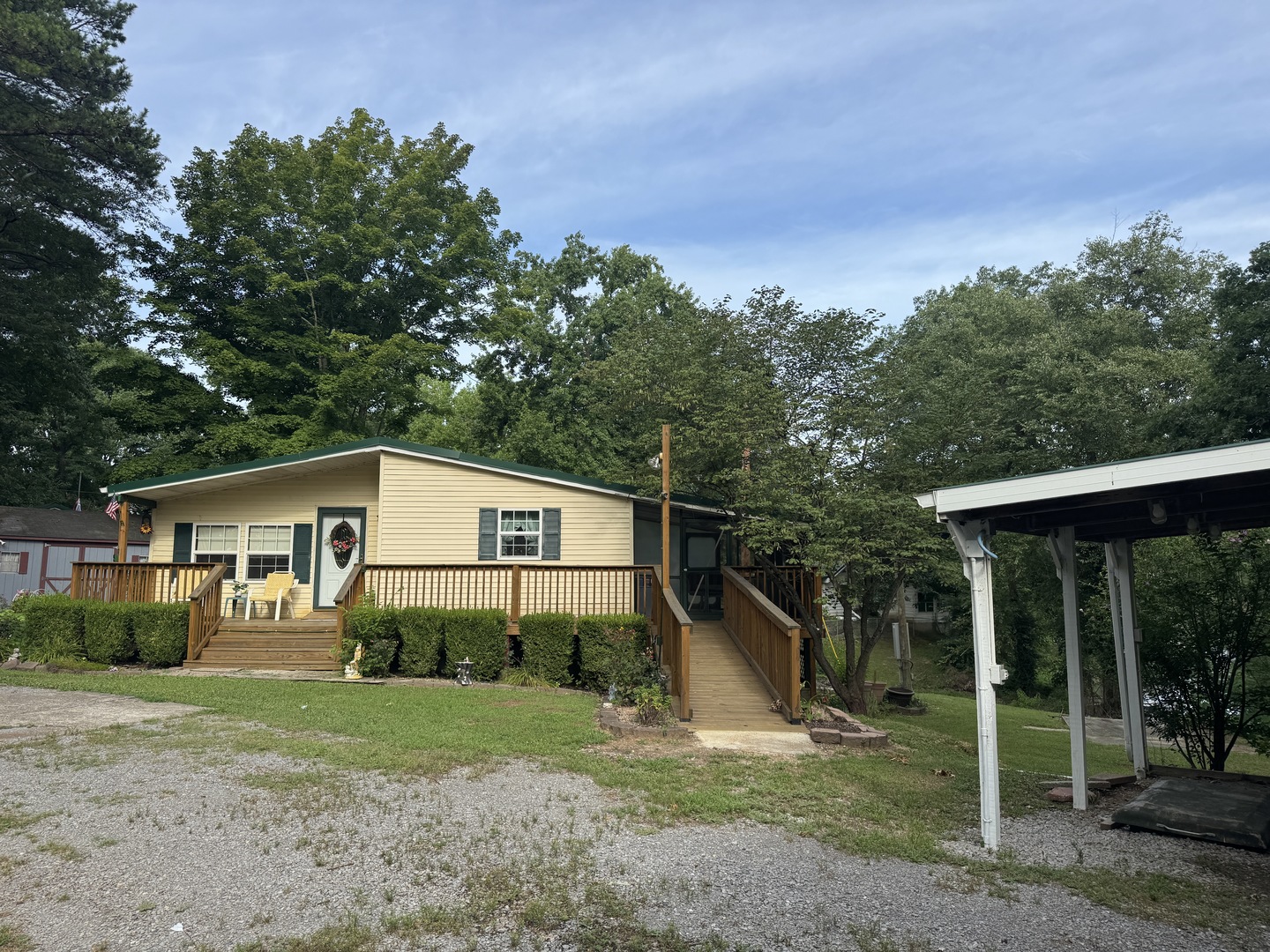 108 Robin Drive Property Photo 2