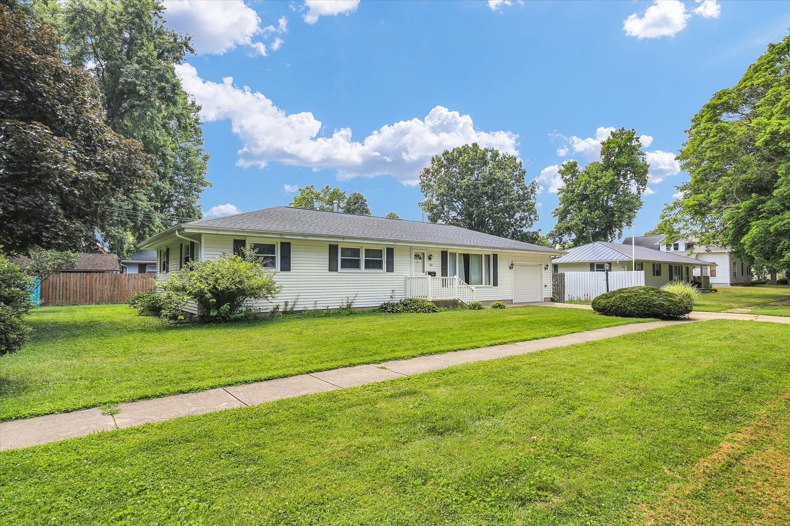 207 E Ensey Street Property Photo 4
