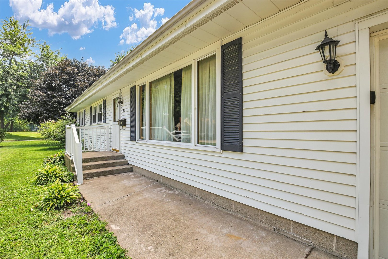 207 E Ensey Street Property Photo 6