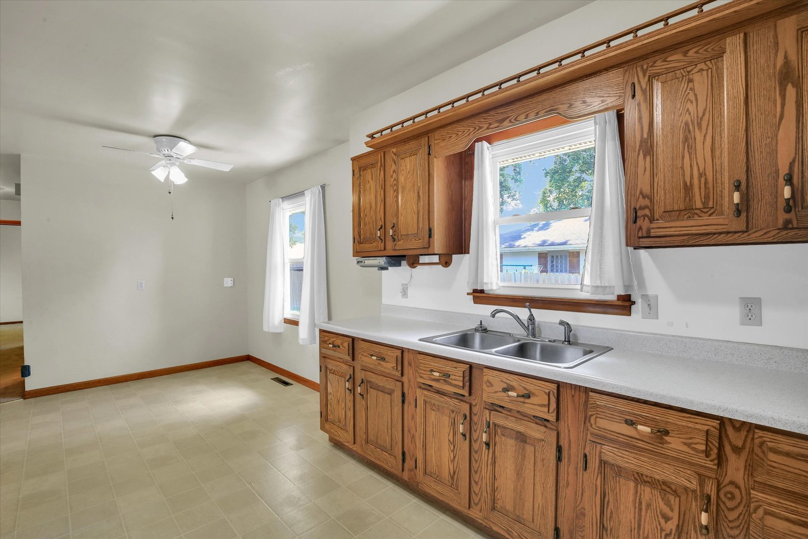 207 E Ensey Street Property Photo 16