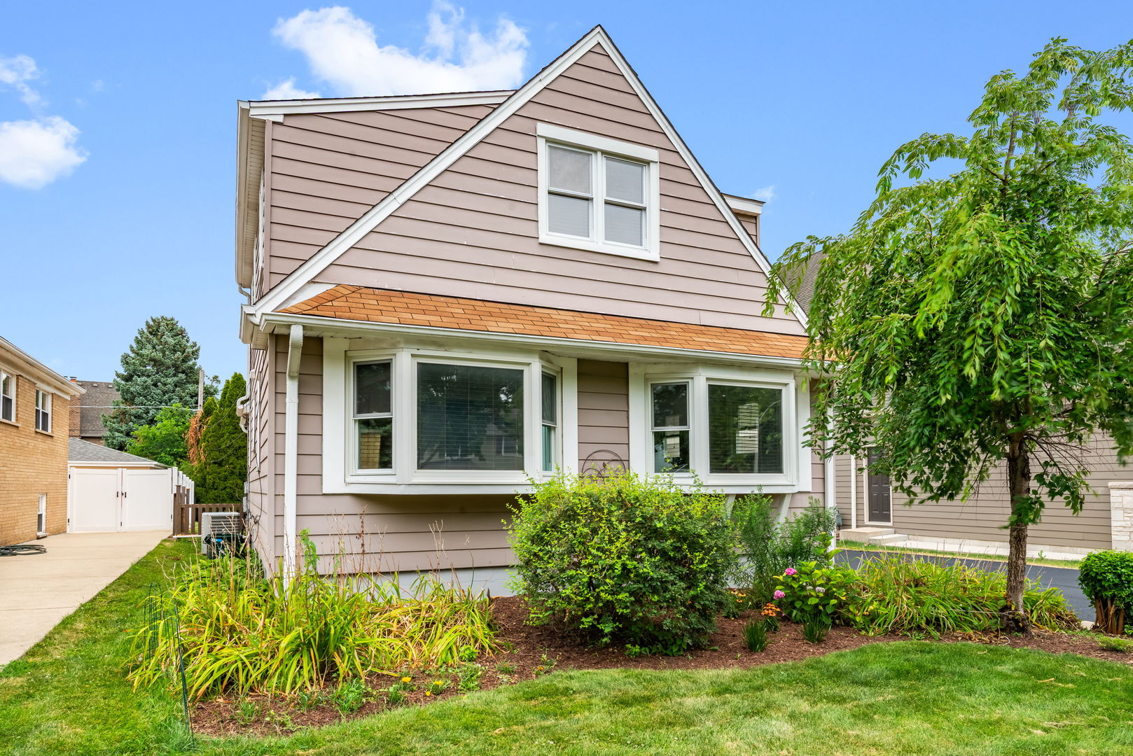 537 N Walnut Street Property Photo 1