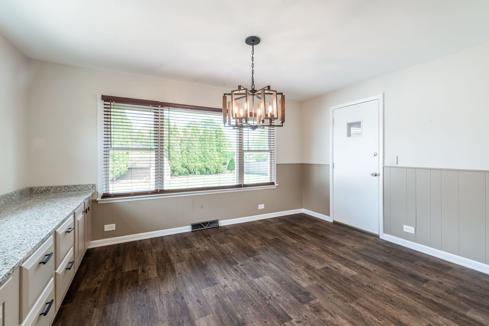 537 N Walnut Street Property Photo 9