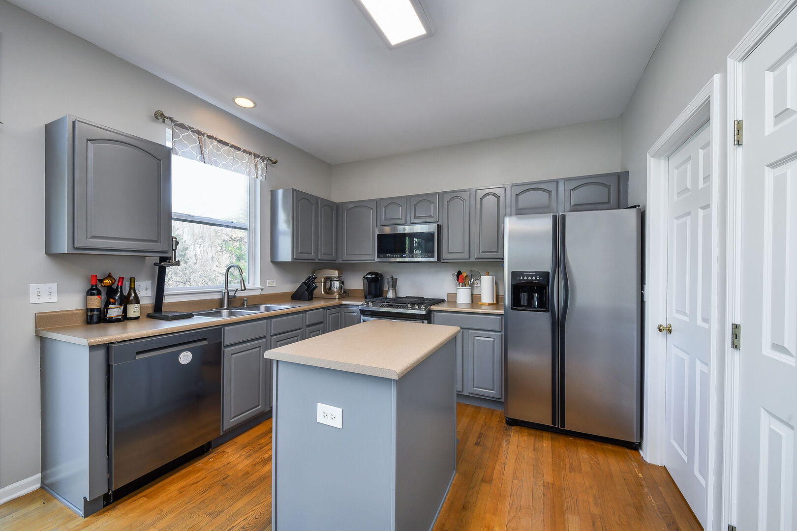 445 Kelly Avenue Property Photo 16