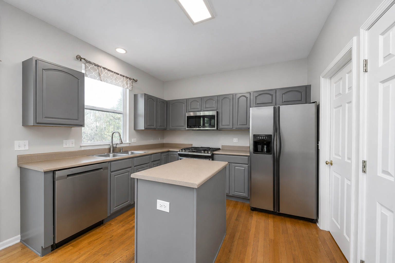 445 Kelly Avenue Property Photo 17