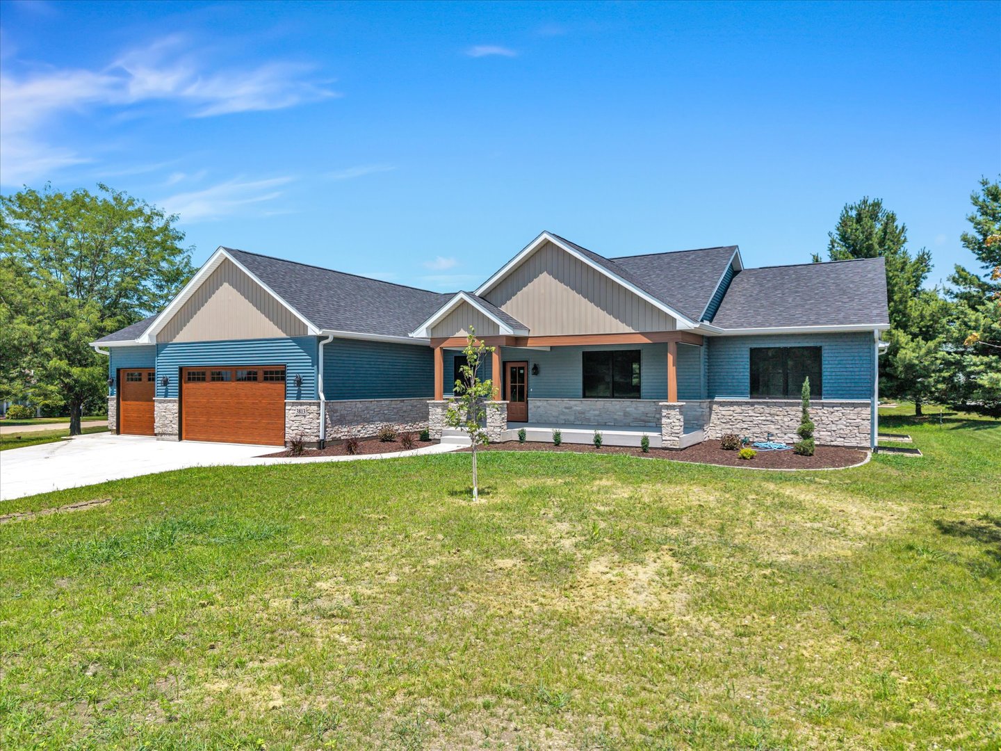 3813 Savanna Circle Property Photo 2