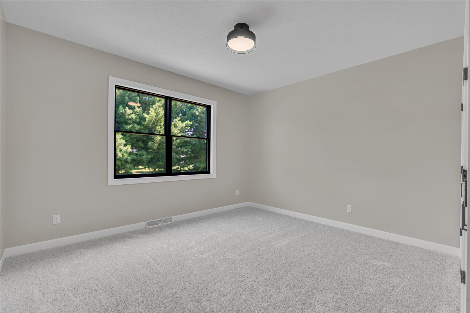 3813 Savanna Circle Property Photo 32