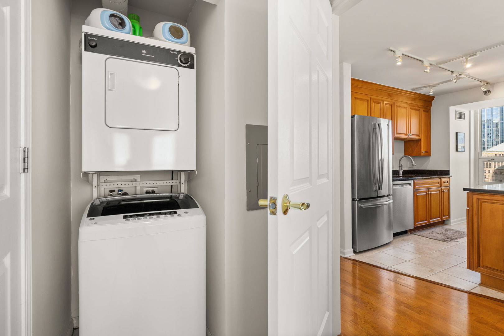 345 N La Salle Drive 3401 Property Photo 14