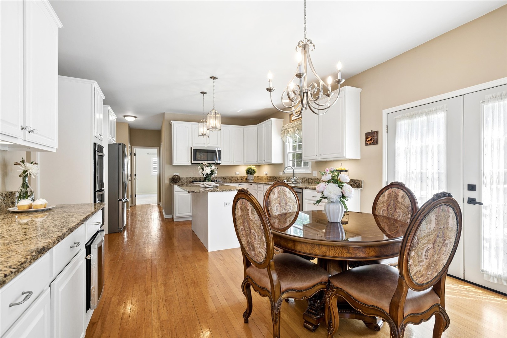 8709 Shade Tree Circle Property Photo 13