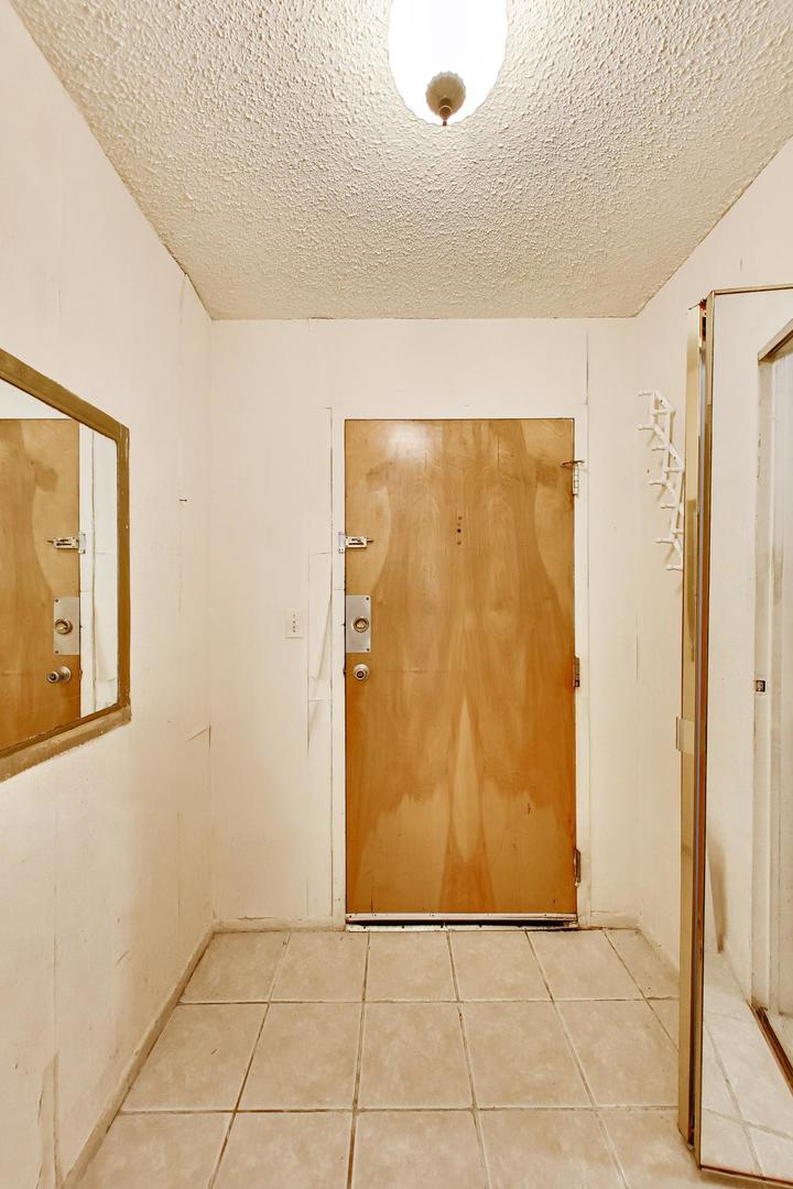 8809 W Golf Road 7f Property Photo 2