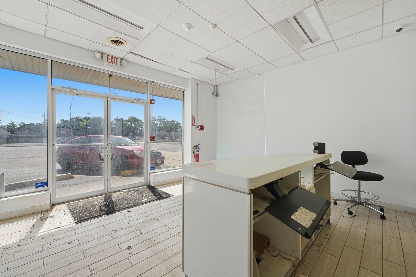 1610 N Mannheim Road Property Photo 7
